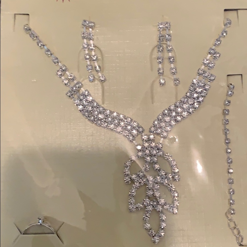 Never Worn Elegant Costume Jewelry Set